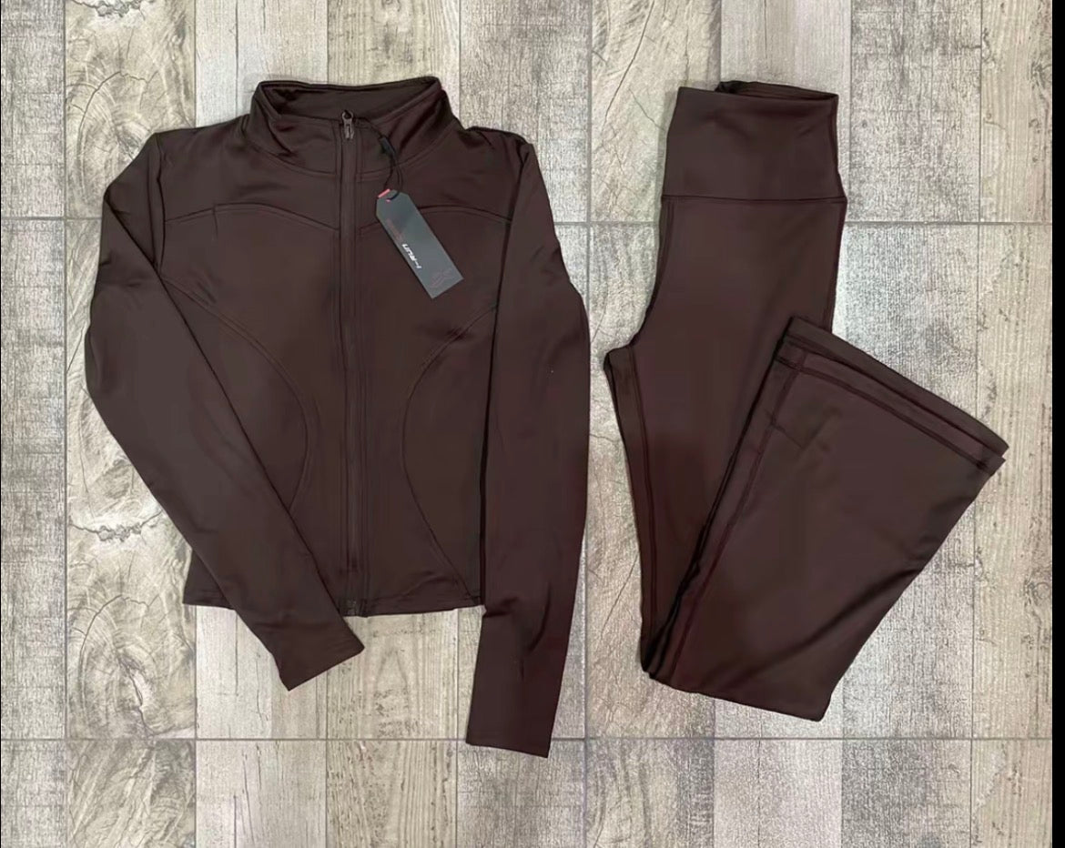 Conjunto deportivo Chocolate