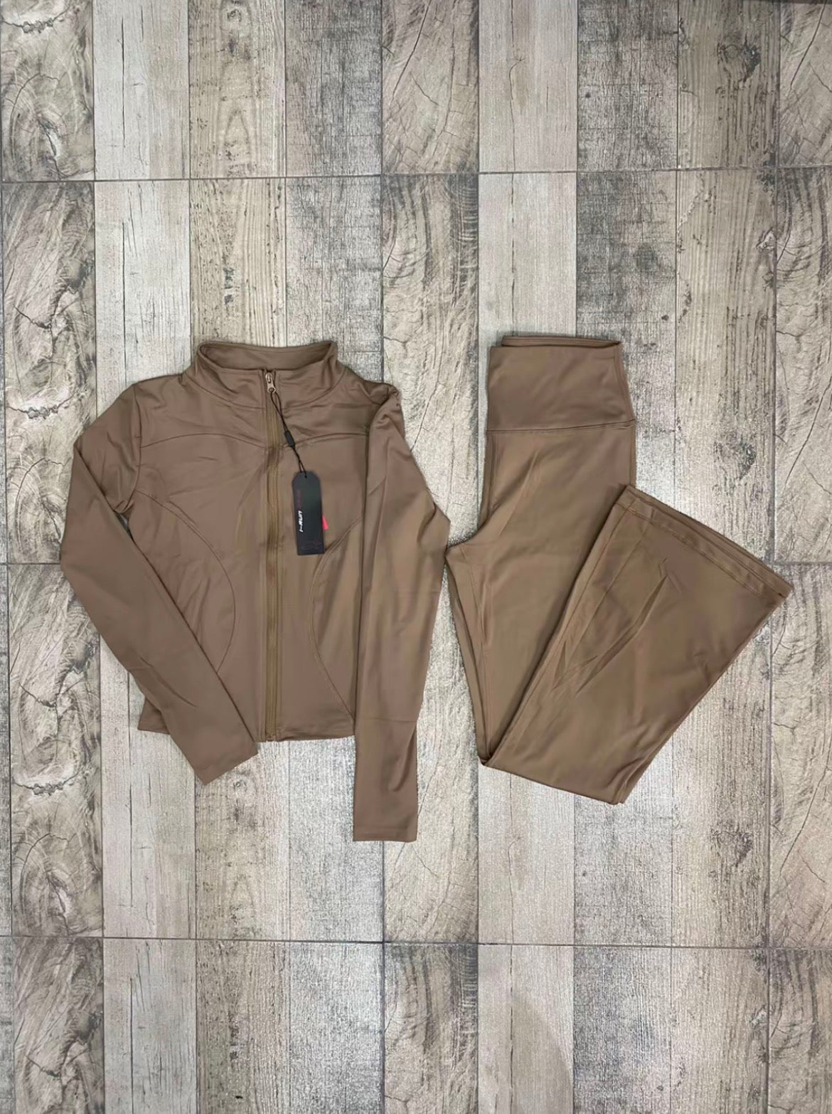 Conjunto deportivo Café